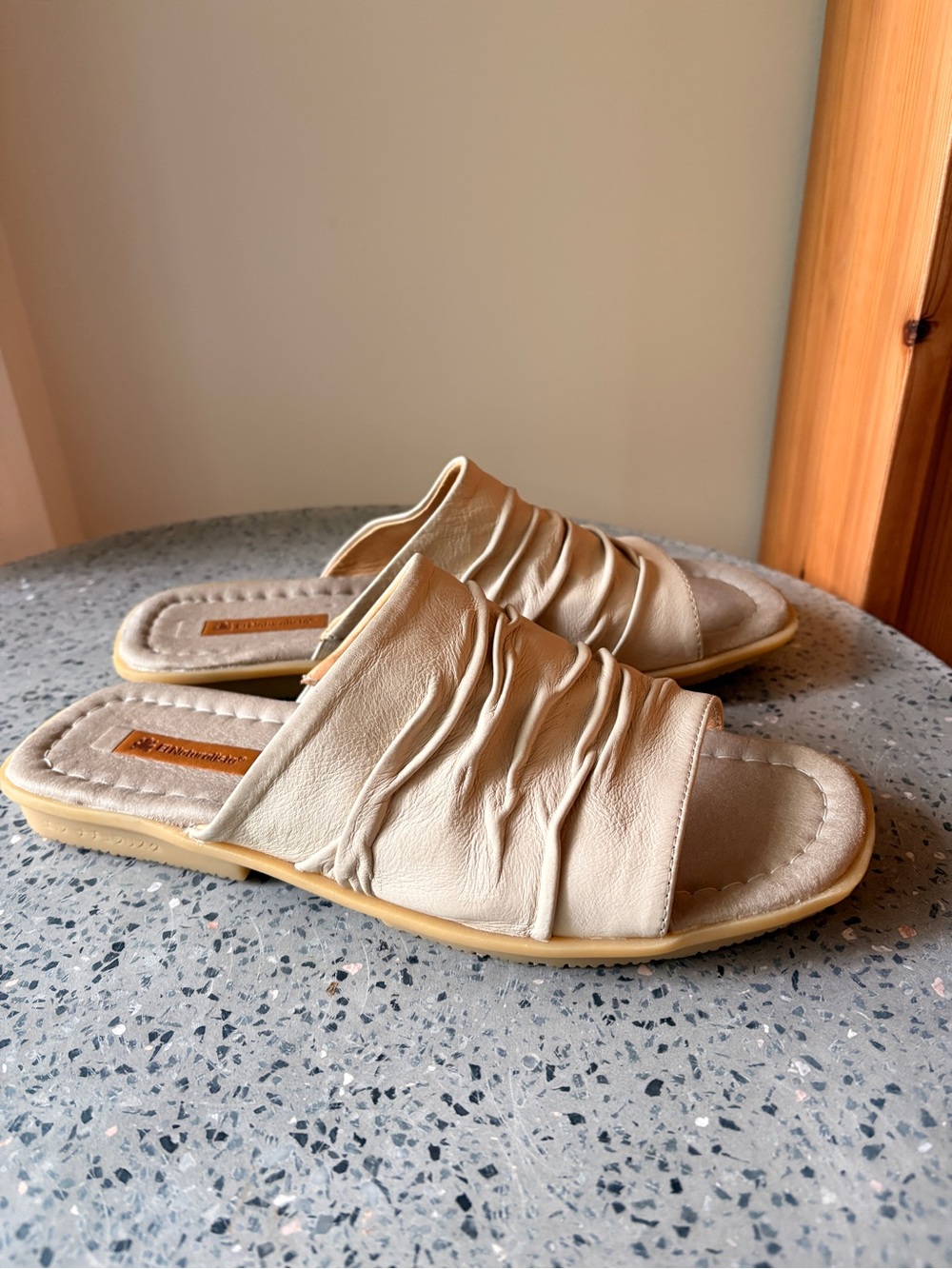 El Naturalista Ruched leather slide sandals